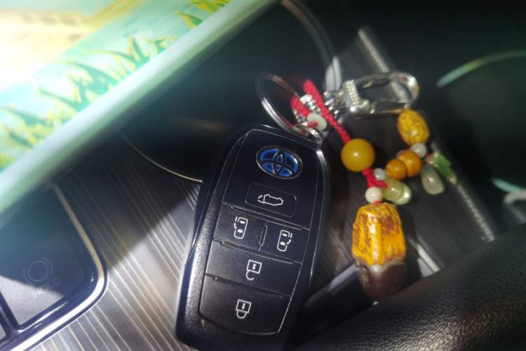 Used Toyota SIENNA 2021 2.5L Hybrid Premium Edition Vehicle Key
