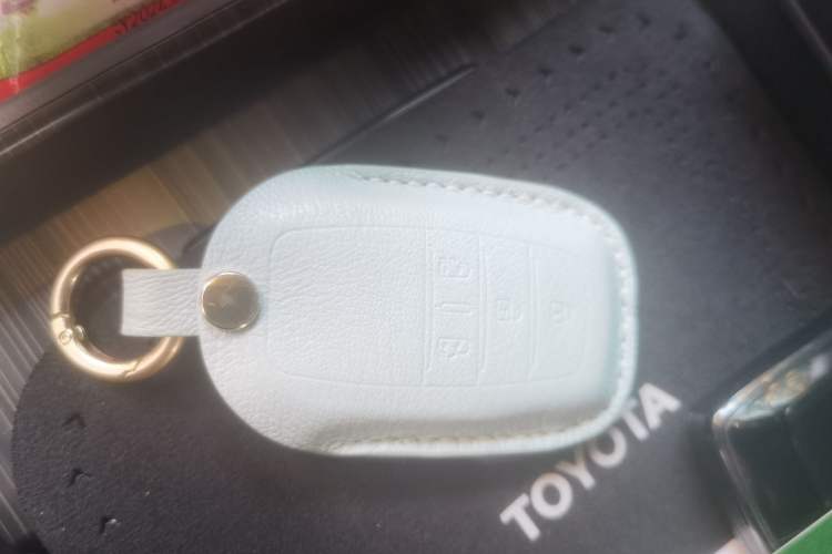 Used Toyota SIENNA 2021 2.5L Hybrid Platinum Edition Vehicle Key