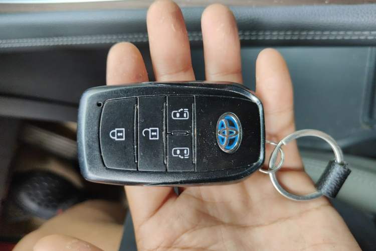 Used Toyota SIENNA 2021 2.5L Hybrid Comfort Edition Vehicle Key