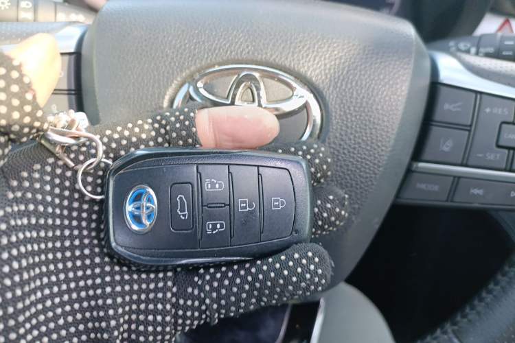 Used Toyota SIENNA 2021 2.5L Hybrid Ultimate Edition Vehicle Key