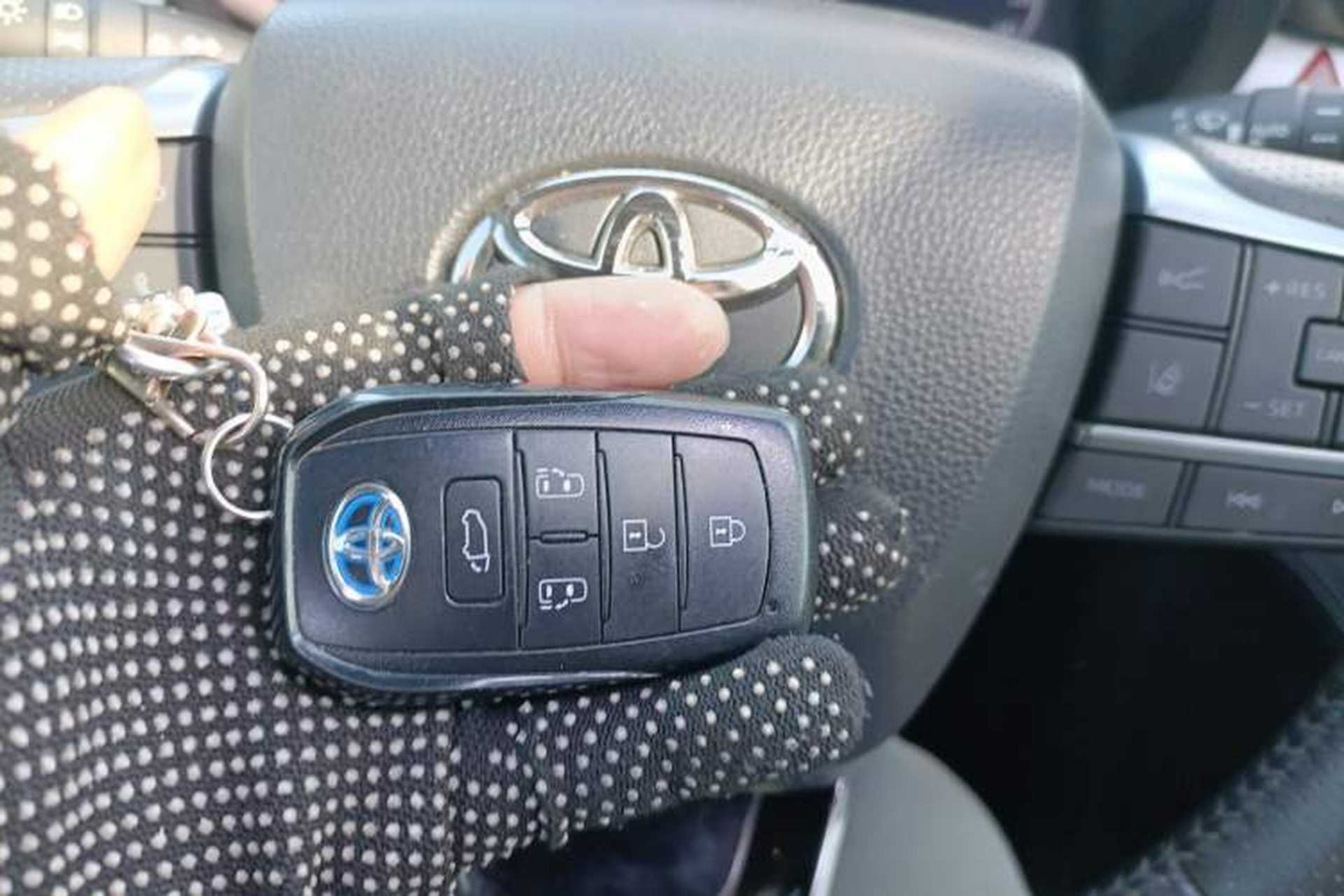 Used Toyota SIENNA 2021 2.5L Hybrid Ultimate Edition Vehicle Key