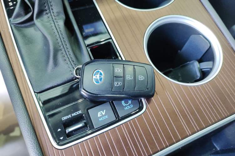 Used Toyota SIENNA 2021 2.5L Hybrid Comfort Edition Vehicle Key
