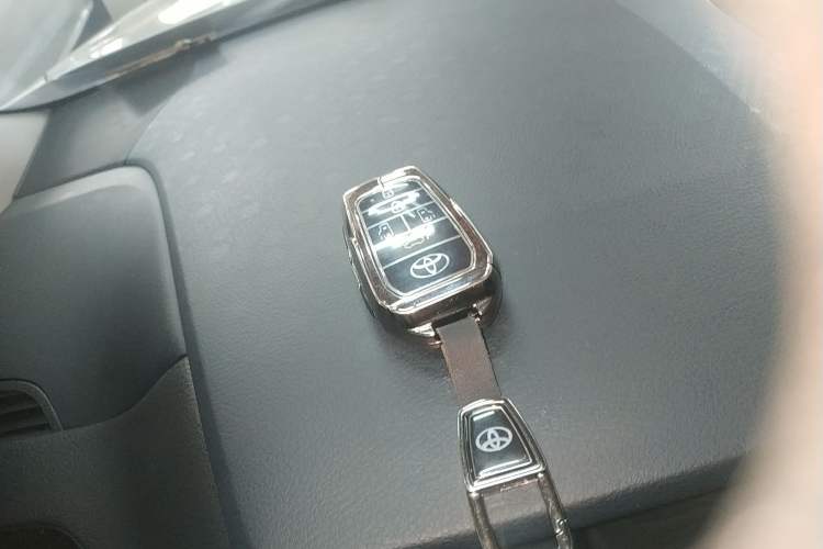 Used Toyota SIENNA 2021 2.5L Hybrid Comfort Edition Vehicle Key