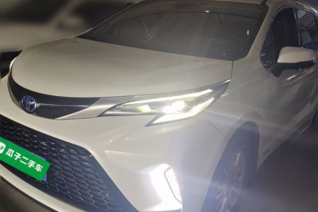 Used Toyota SIENNA 2021 2.5L Hybrid Premium Edition