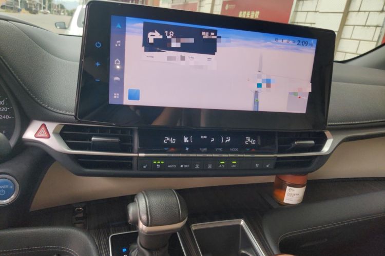 Used Toyota SIENNA 2021 2.5L Hybrid Premium Edition Audio And AC Panel