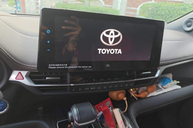 Used Toyota SIENNA 2021 2.5L Hybrid Platinum Edition Audio And AC Panel
