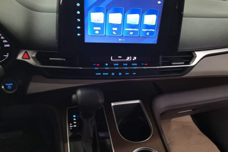 Used Toyota SIENNA 2021 2.5L Hybrid Comfort Edition Audio And AC Panel