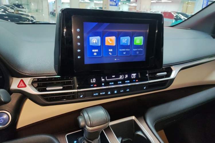 Used Toyota SIENNA 2021 2.5L Hybrid Luxury Edition Audio And AC Panel