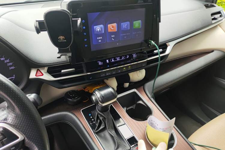 Used Toyota SIENNA 2021 2.5L Hybrid Luxury Edition Audio And AC Panel
