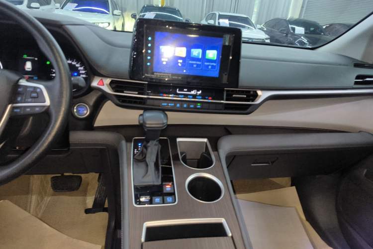 Used Toyota SIENNA 2021 2.5L Hybrid Comfort Edition Audio And AC Panel