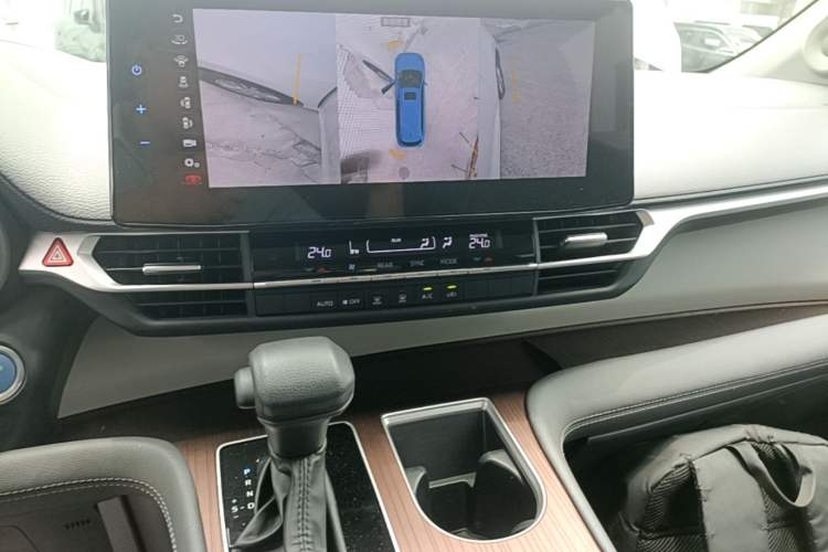Used Toyota SIENNA 2021 2.5L Hybrid Comfort Edition Audio And AC Panel