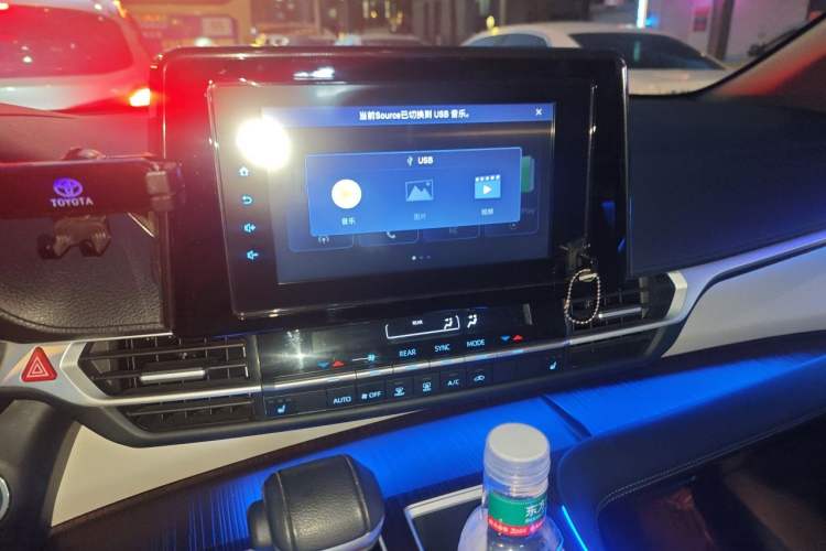 Used Toyota SIENNA 2021 2.5L Hybrid Luxury Edition Audio And AC Panel
