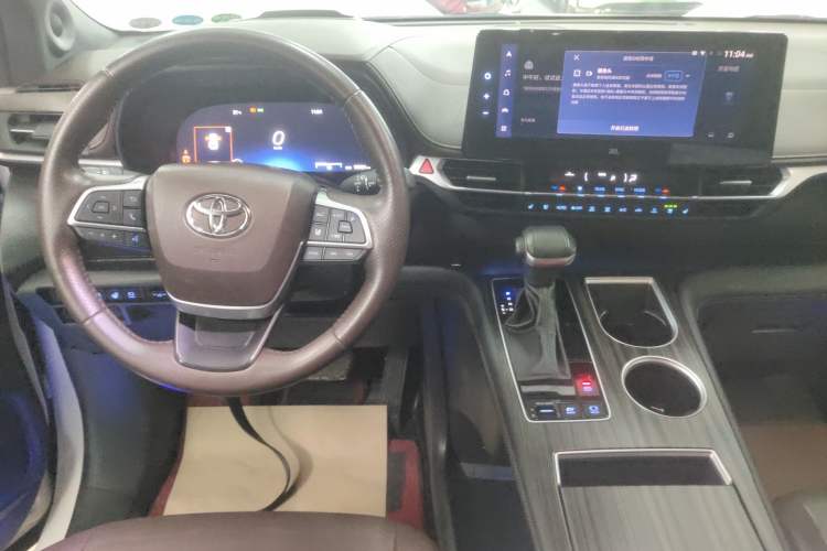 Used Toyota SIENNA 2021 2.5L Hybrid Platinum Edition Audio And AC Panel