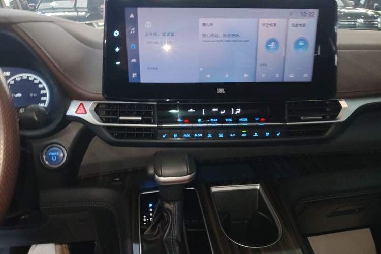 Used Toyota SIENNA 2021 2.5L Hybrid Platinum Edition Audio And AC Panel