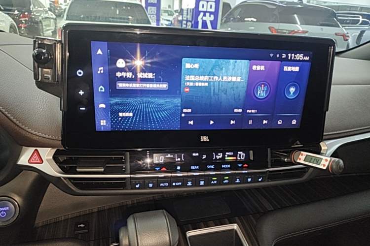 Used Toyota SIENNA 2021 2.5L Hybrid Platinum Edition Audio And AC Panel