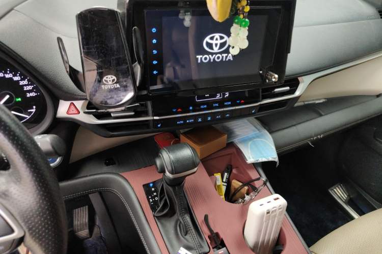 Used Toyota SIENNA 2021 2.5L Hybrid Luxury Edition Audio And AC Panel