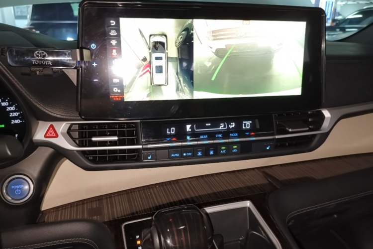 Used Toyota SIENNA 2021 2.5L Hybrid Luxury Edition Audio And AC Panel