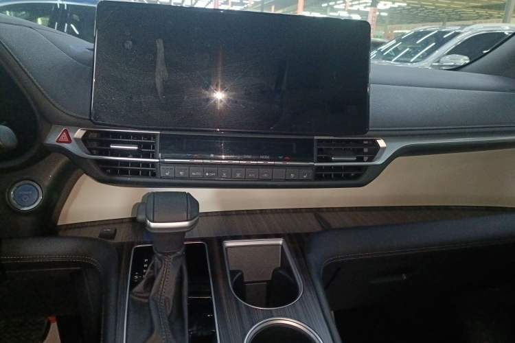 Used Toyota SIENNA 2021 2.5L Hybrid Premium Edition Audio And AC Panel