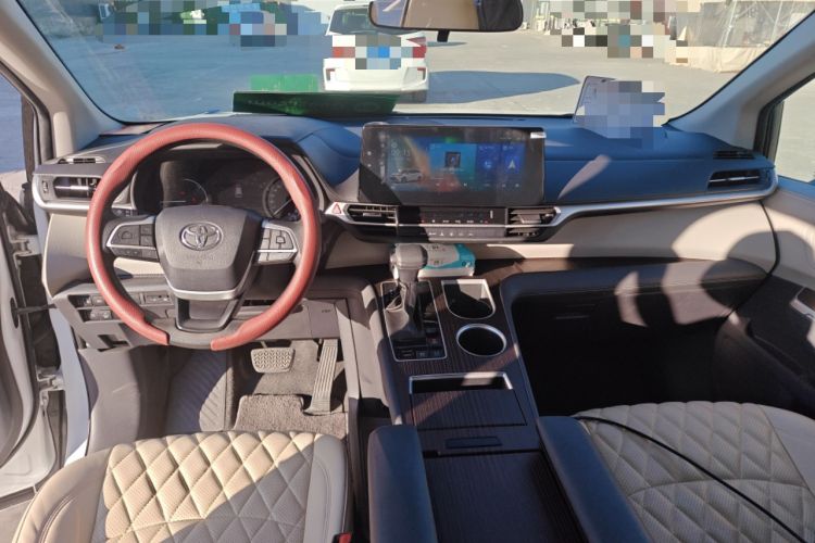 Used Toyota SIENNA 2021 2.5L Hybrid Comfort Edition Center Console