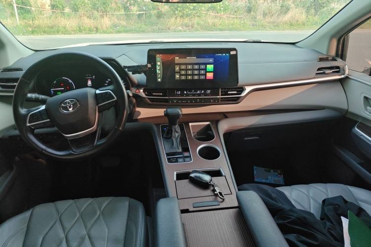 Used Toyota SIENNA 2021 2.5L Hybrid Luxury Welfare Edition Center Console