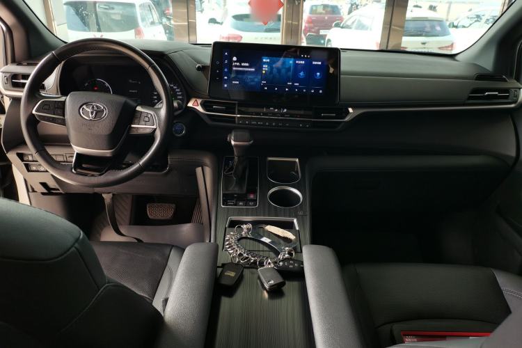 Used Toyota SIENNA 2021 2.5L Hybrid Premium Edition Center Console