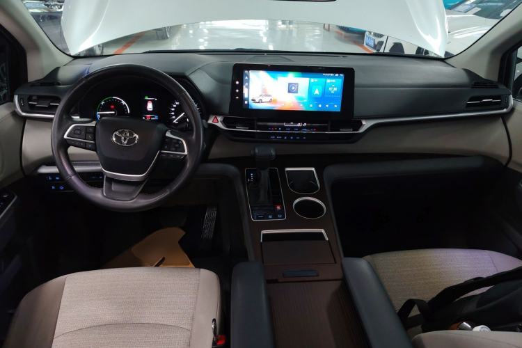 Used Toyota SIENNA 2021 2.5L Hybrid Comfort Edition Center Console