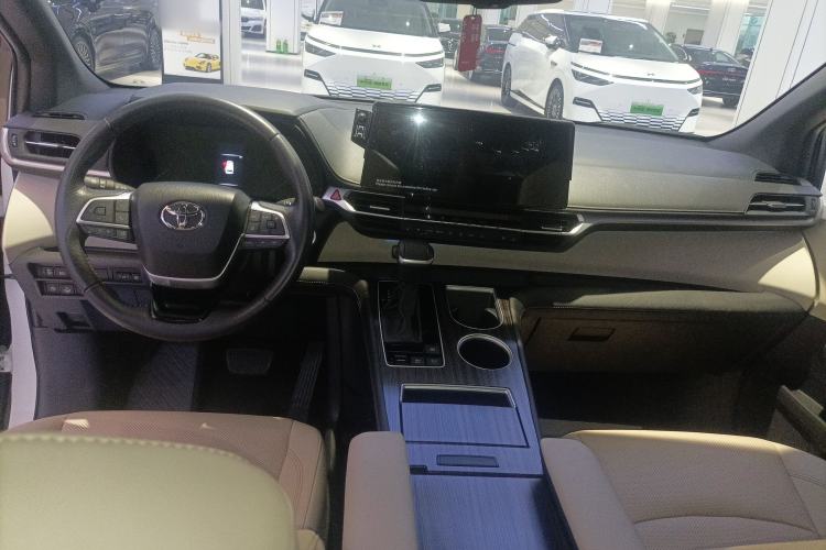 Used Toyota SIENNA 2021 2.5L Hybrid Premium Edition Center Console