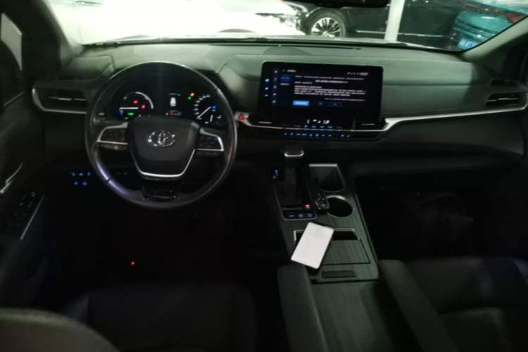 Used Toyota SIENNA 2021 2.5L Hybrid Premium Edition Center Console