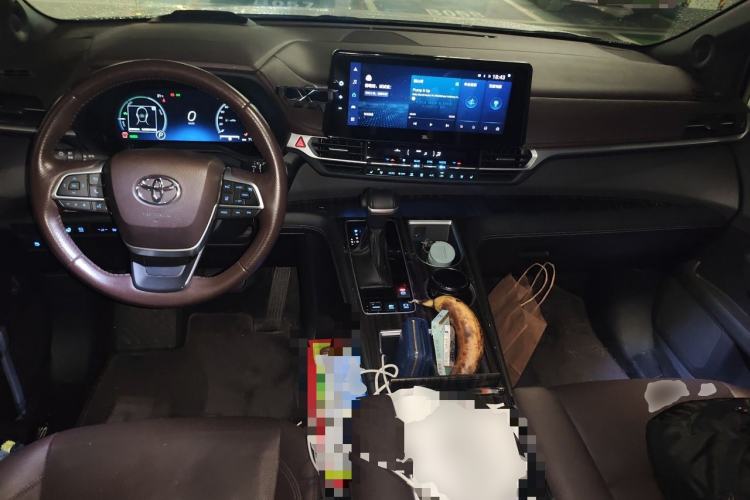 Used Toyota SIENNA 2021 2.5L Hybrid Platinum Edition Center Console