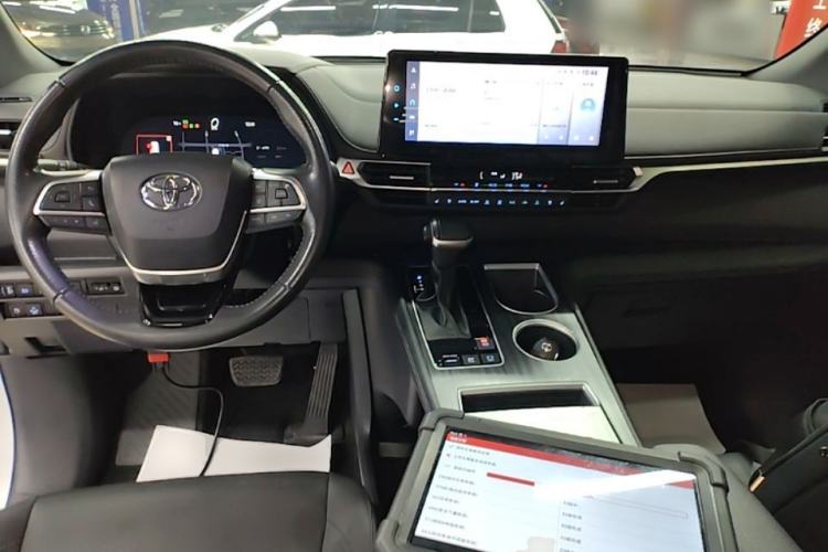 Used Toyota SIENNA 2021 2.5L Hybrid Ultimate Edition Center Console