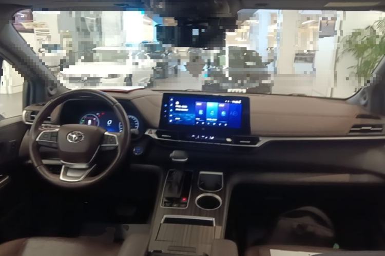 Used Toyota SIENNA 2021 2.5L Hybrid Platinum Edition Center Console