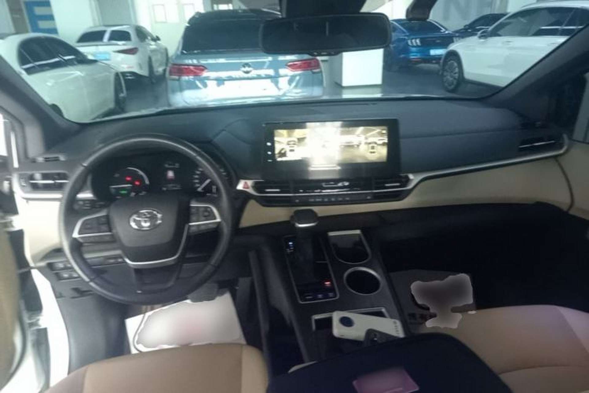 Used Toyota SIENNA 2021 2.5L Hybrid Luxury Edition Center Console