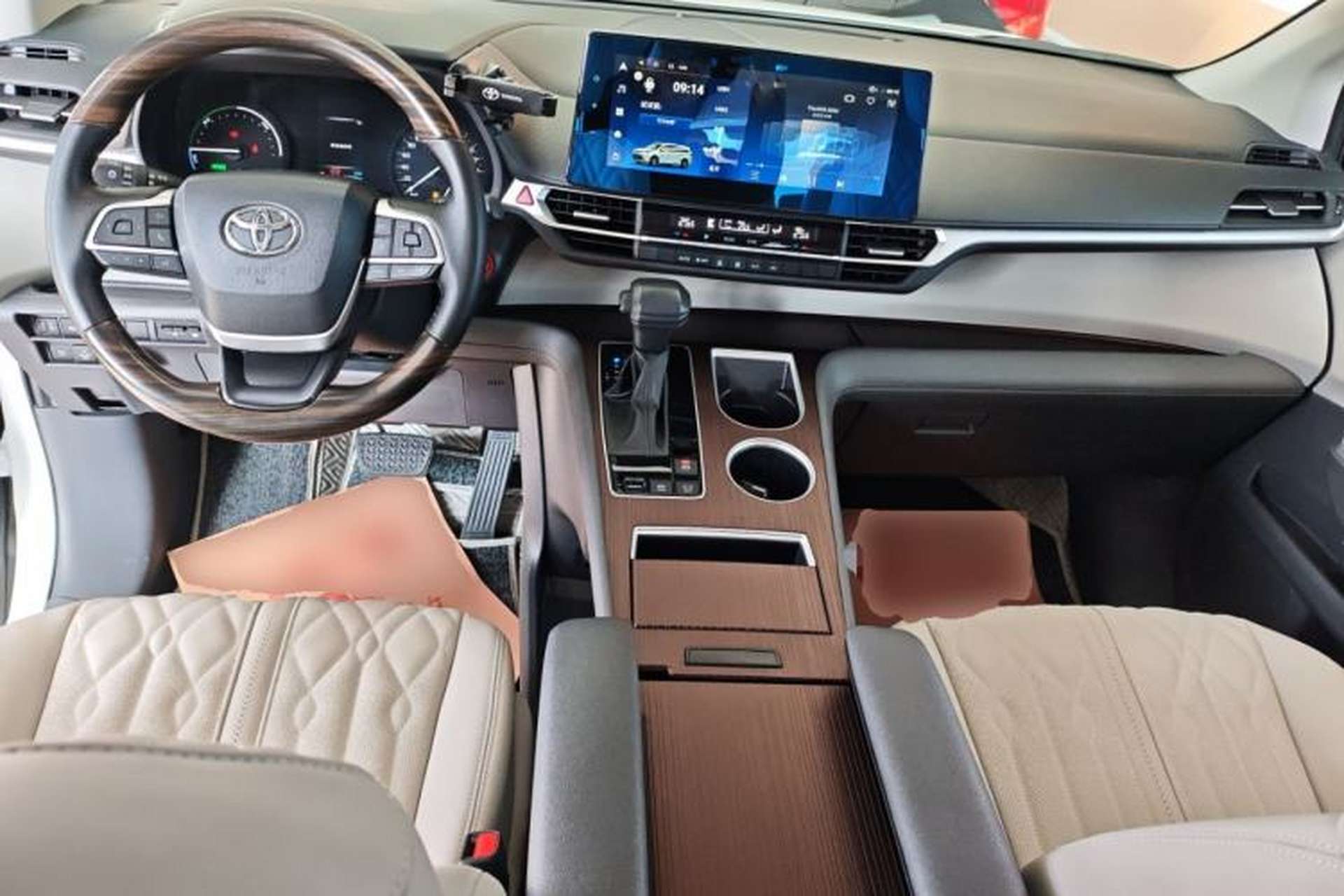 Used Toyota SIENNA 2021 2.5L Hybrid Comfort Edition Center Console
