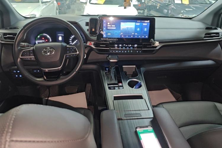 Used Toyota SIENNA 2021 2.5L Hybrid Premium Edition Center Console