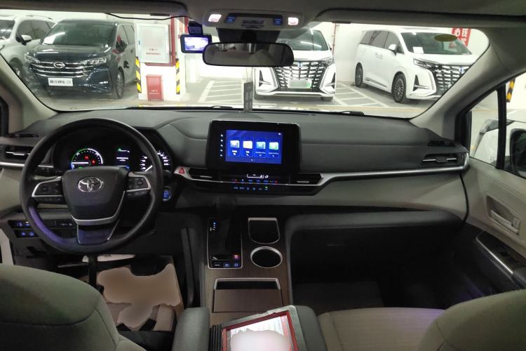 Used Toyota SIENNA 2021 2.5L Hybrid Comfort Edition Center Console