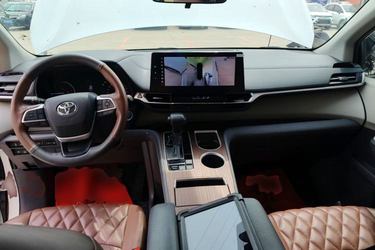 Used Toyota SIENNA 2021 2.5L Hybrid Comfort Edition Center Console