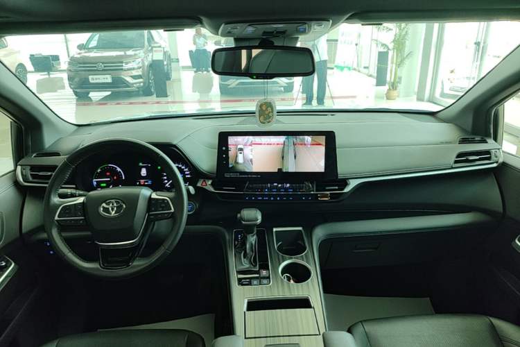 Used Toyota SIENNA 2021 2.5L Hybrid Premium Edition Center Console
