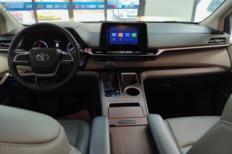 Used Toyota SIENNA 2021 2.5L Hybrid Comfort Edition Center Console