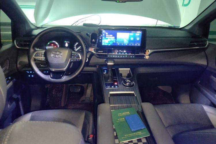 Used Toyota SIENNA 2021 2.5L Hybrid Premium Edition Center Console