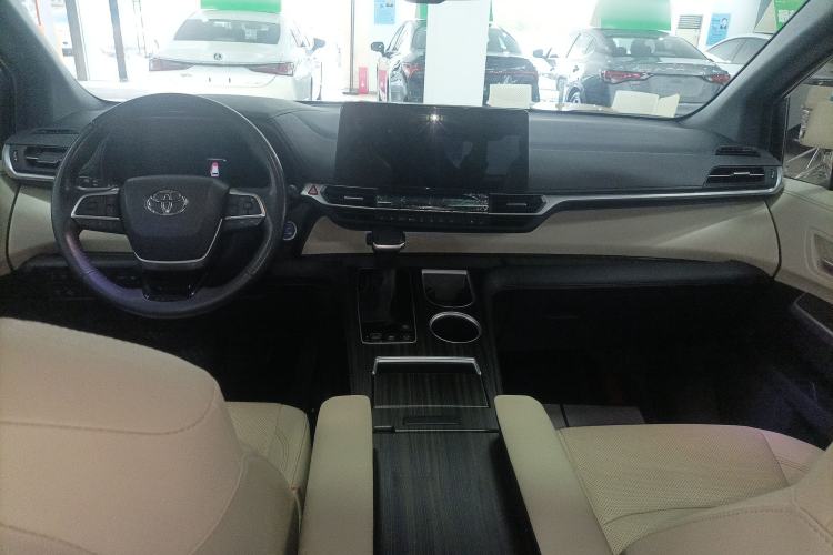 Used Toyota SIENNA 2021 2.5L Hybrid Premium Edition Center Console