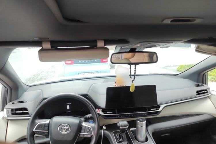 Used Toyota SIENNA 2021 2.5L Hybrid Luxury Edition Center Console