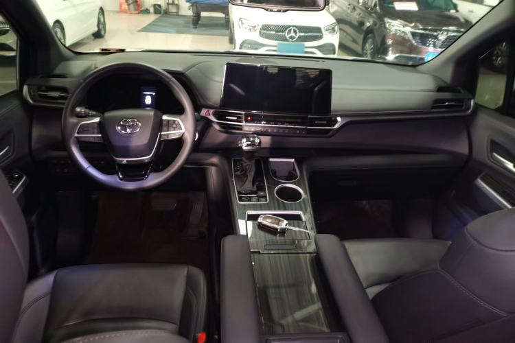 Used Toyota SIENNA 2021 2.5L Hybrid Premium Edition Center Console