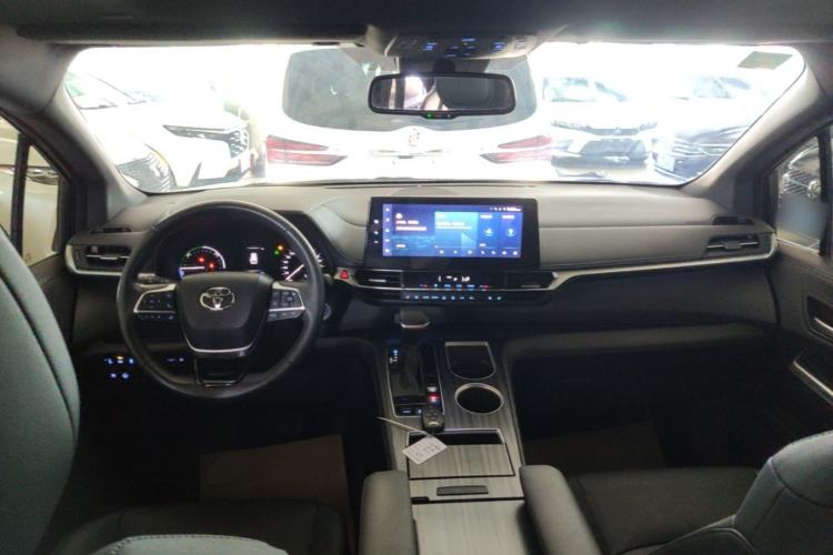 Used Toyota SIENNA 2021 2.5L Hybrid Premium Edition Center Console