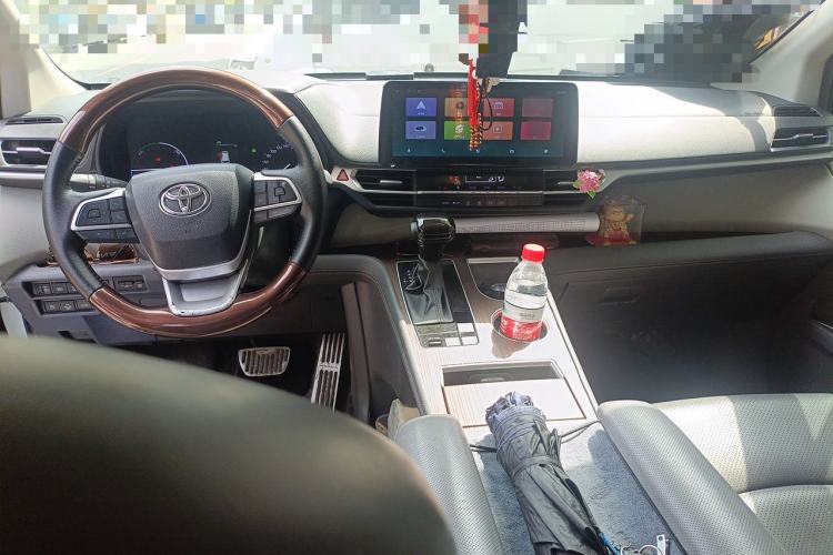 Used Toyota SIENNA 2021 2.5L Hybrid Comfort Edition Center Console