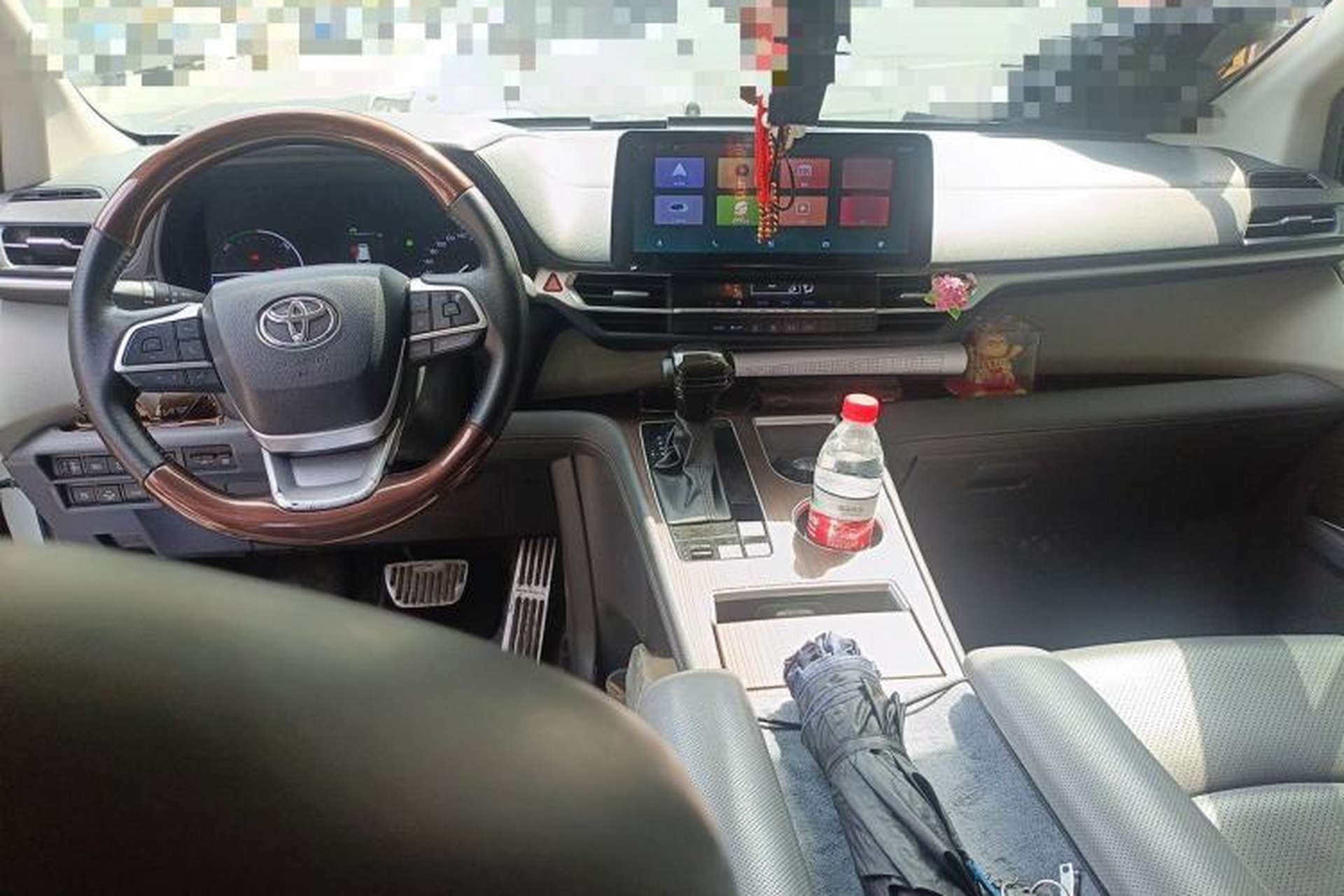Used Toyota SIENNA 2021 2.5L Hybrid Comfort Edition Center Console