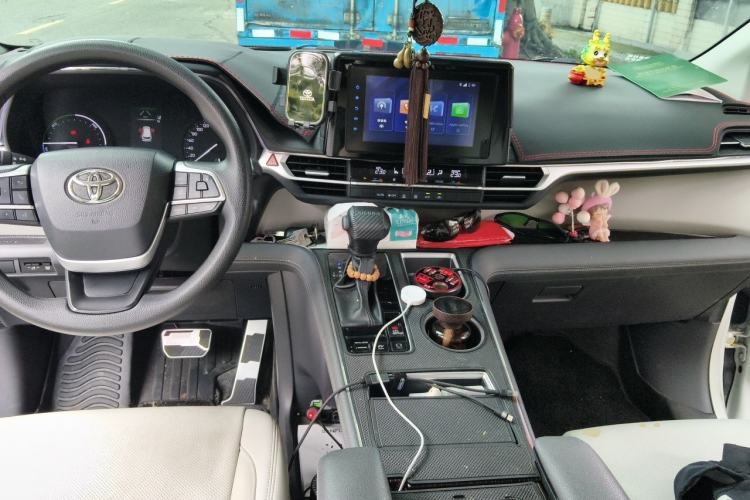 Used Toyota SIENNA 2021 2.5L Hybrid Comfort Edition Center Console