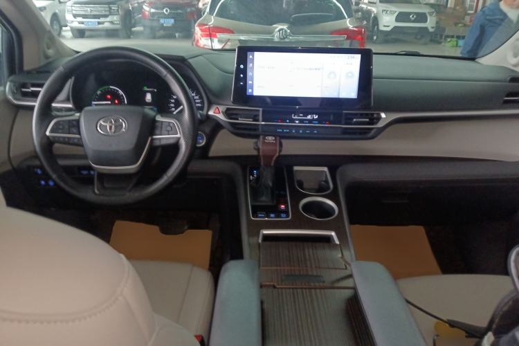 Used Toyota SIENNA 2021 2.5L Hybrid Comfort Edition Center Console