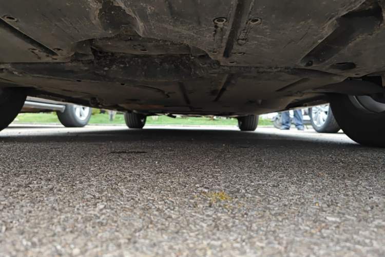 Used Toyota SIENNA 2021 2.5L Hybrid Premium Edition Chassis Front