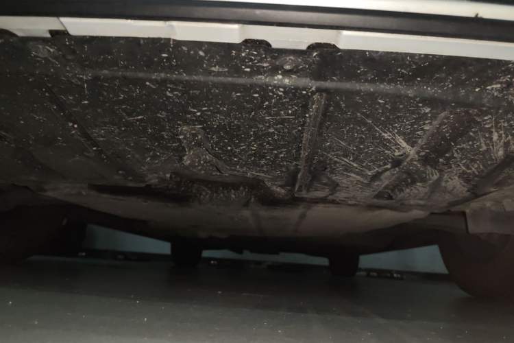Used Toyota SIENNA 2021 2.5L Hybrid Platinum Edition Chassis Front