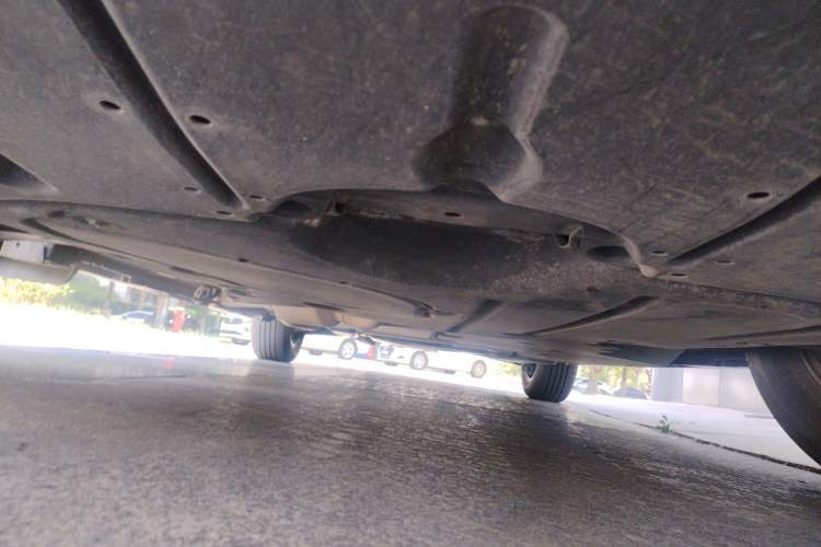 Used Toyota SIENNA 2021 2.5L Hybrid Platinum Edition Chassis Front